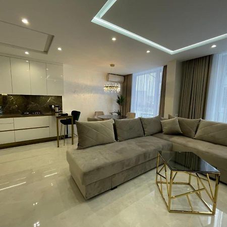 Apartments Vip Avalon Λβιβ Εξωτερικό φωτογραφία