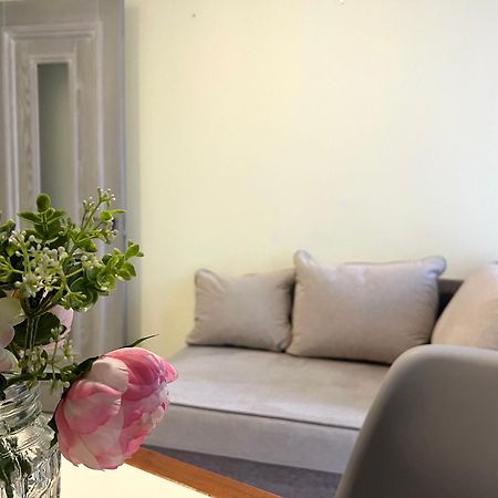 Apartments Vip Avalon Λβιβ Εξωτερικό φωτογραφία