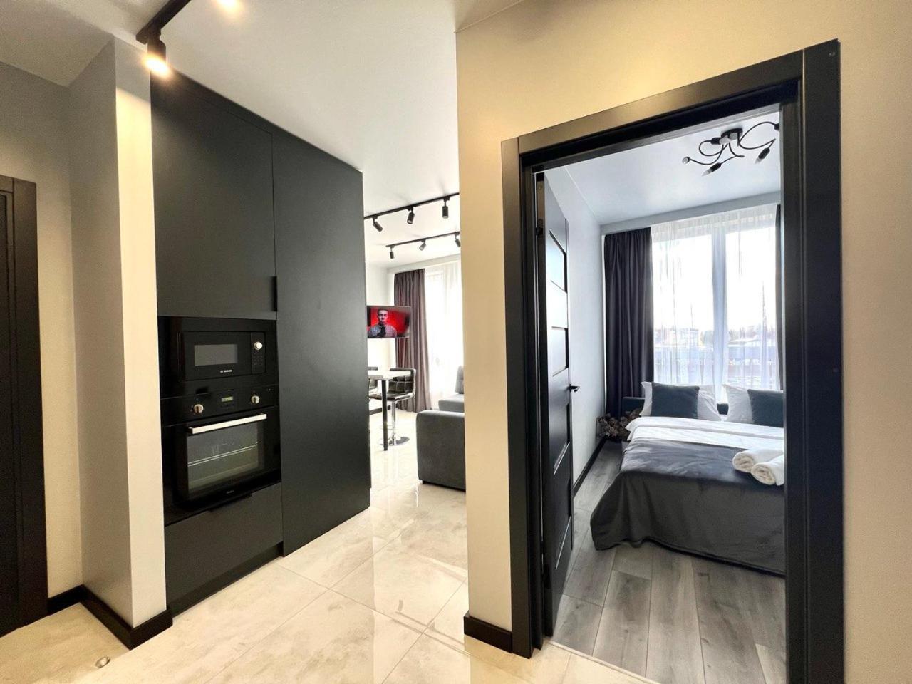Apartments Vip Avalon Λβιβ Εξωτερικό φωτογραφία