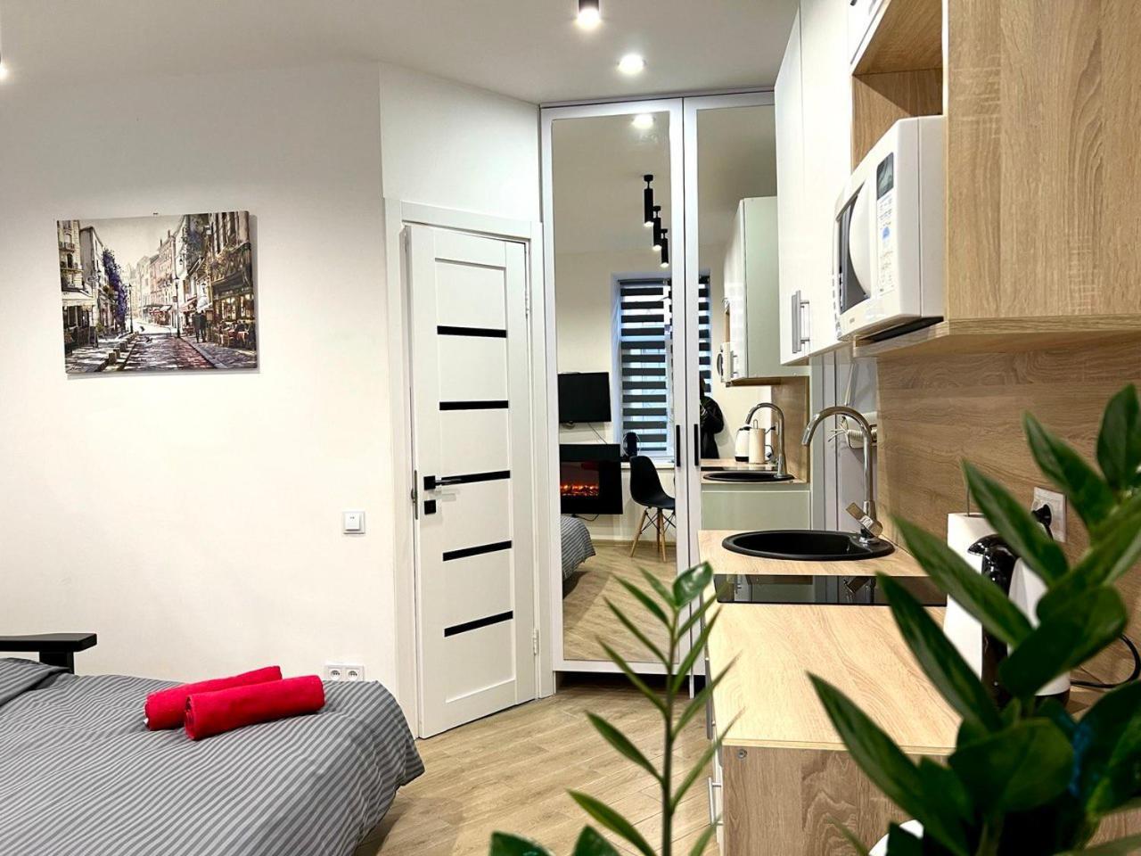 Apartments Vip Avalon Λβιβ Εξωτερικό φωτογραφία