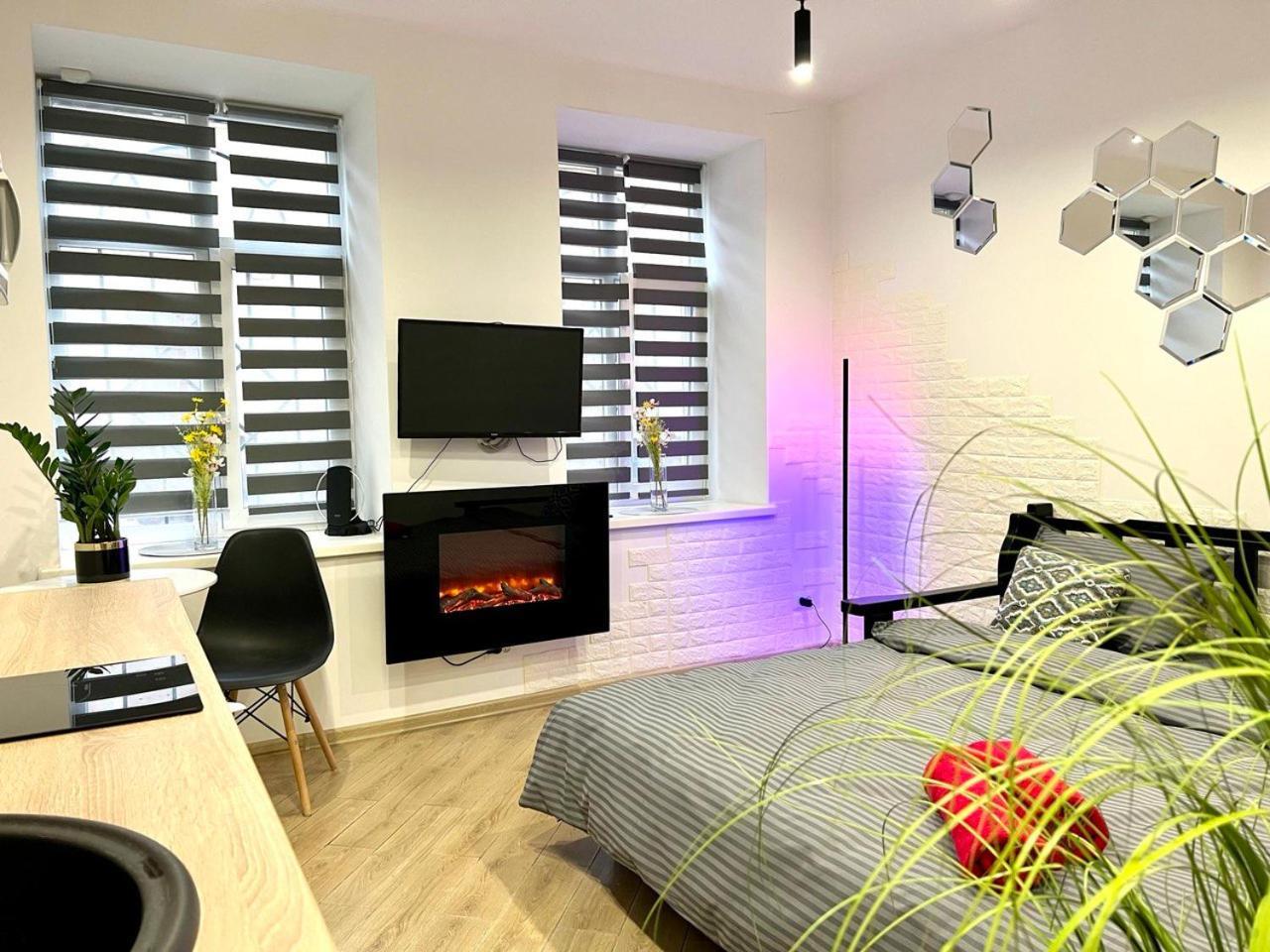 Apartments Vip Avalon Λβιβ Εξωτερικό φωτογραφία