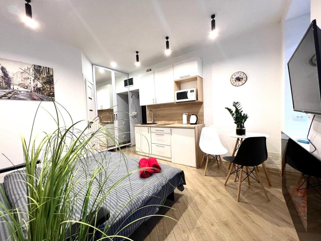 Apartments Vip Avalon Λβιβ Εξωτερικό φωτογραφία
