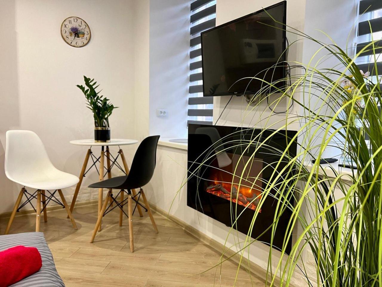 Apartments Vip Avalon Λβιβ Εξωτερικό φωτογραφία