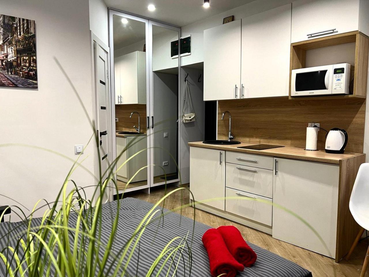 Apartments Vip Avalon Λβιβ Εξωτερικό φωτογραφία