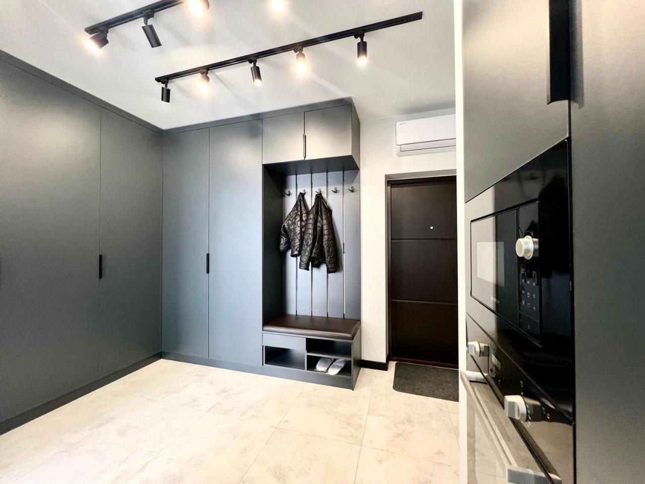 Apartments Vip Avalon Λβιβ Εξωτερικό φωτογραφία