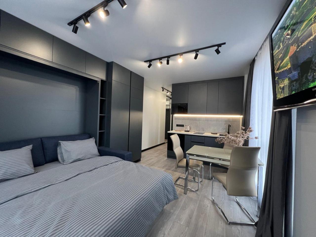 Apartments Vip Avalon Λβιβ Εξωτερικό φωτογραφία