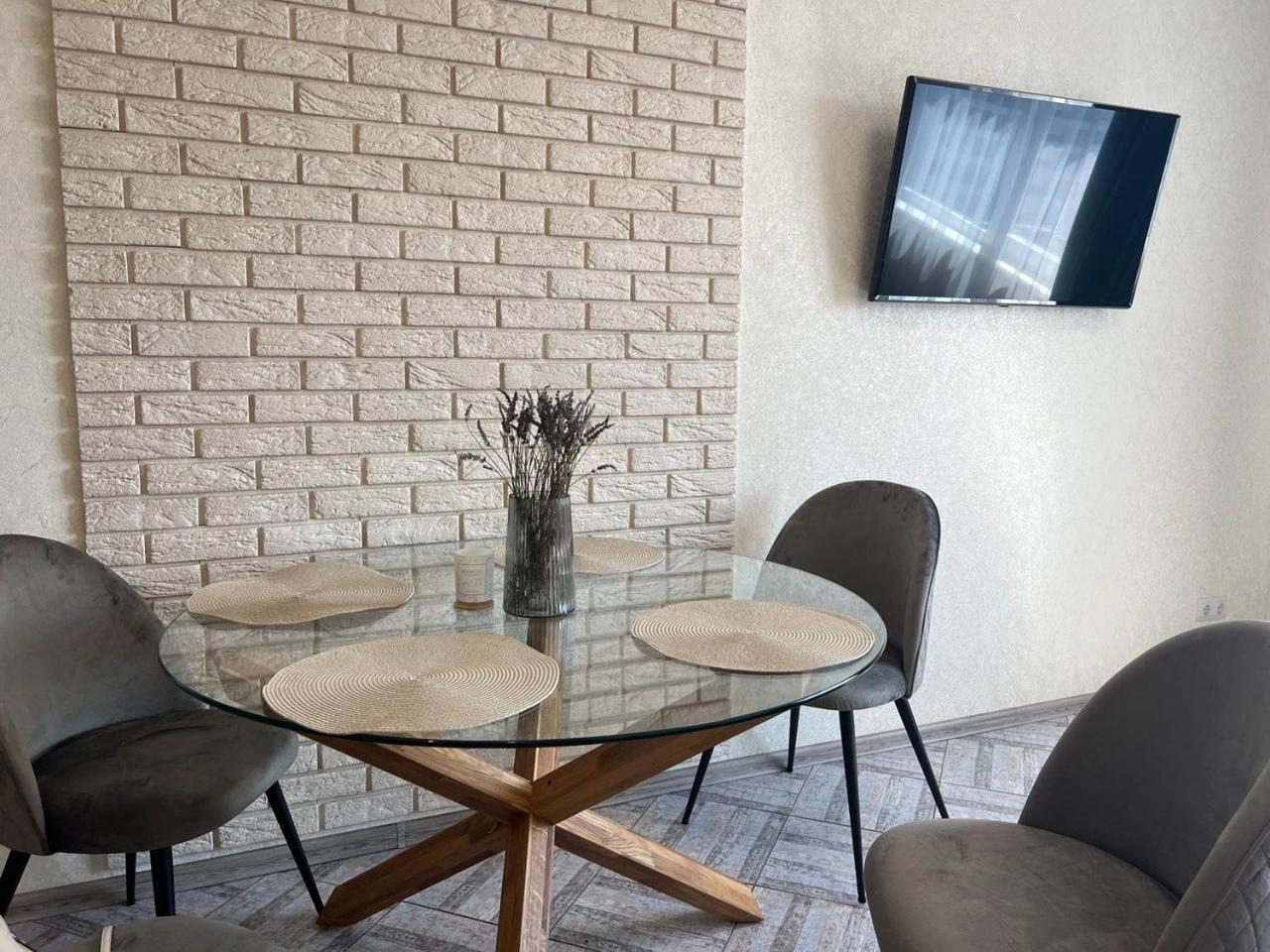 Apartments Vip Avalon Λβιβ Εξωτερικό φωτογραφία