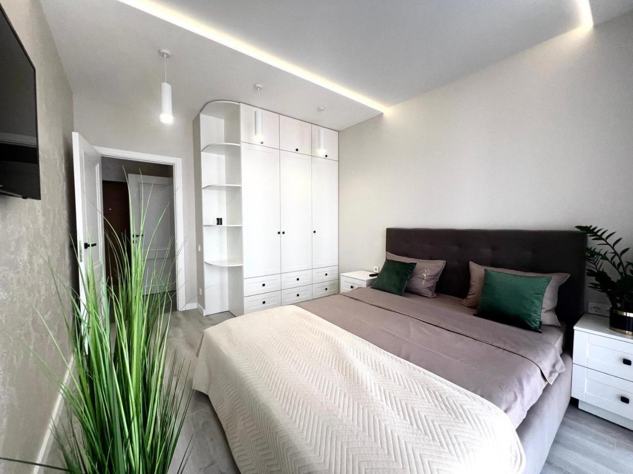 Apartments Vip Avalon Λβιβ Εξωτερικό φωτογραφία