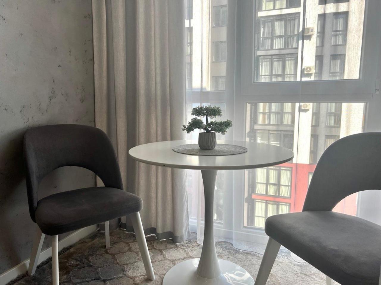Apartments Vip Avalon Λβιβ Εξωτερικό φωτογραφία