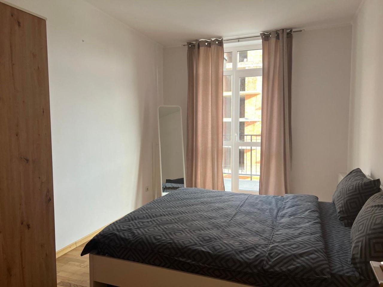 Apartments Vip Avalon Λβιβ Εξωτερικό φωτογραφία