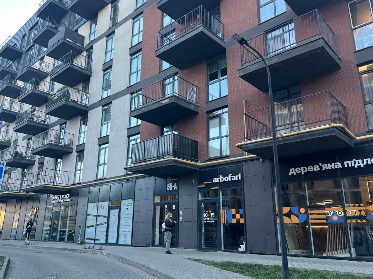 Apartments Vip Avalon Λβιβ Εξωτερικό φωτογραφία