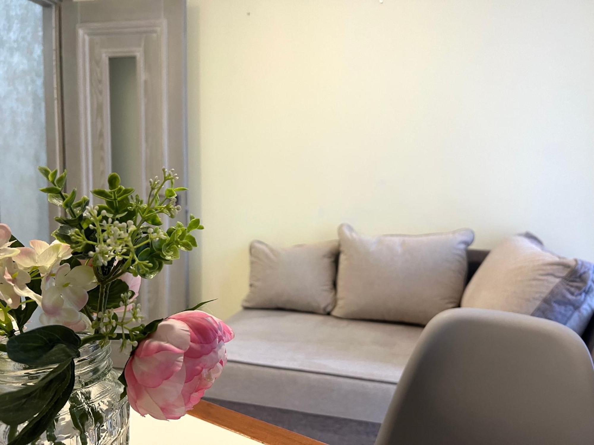 Apartments Vip Avalon Λβιβ Εξωτερικό φωτογραφία
