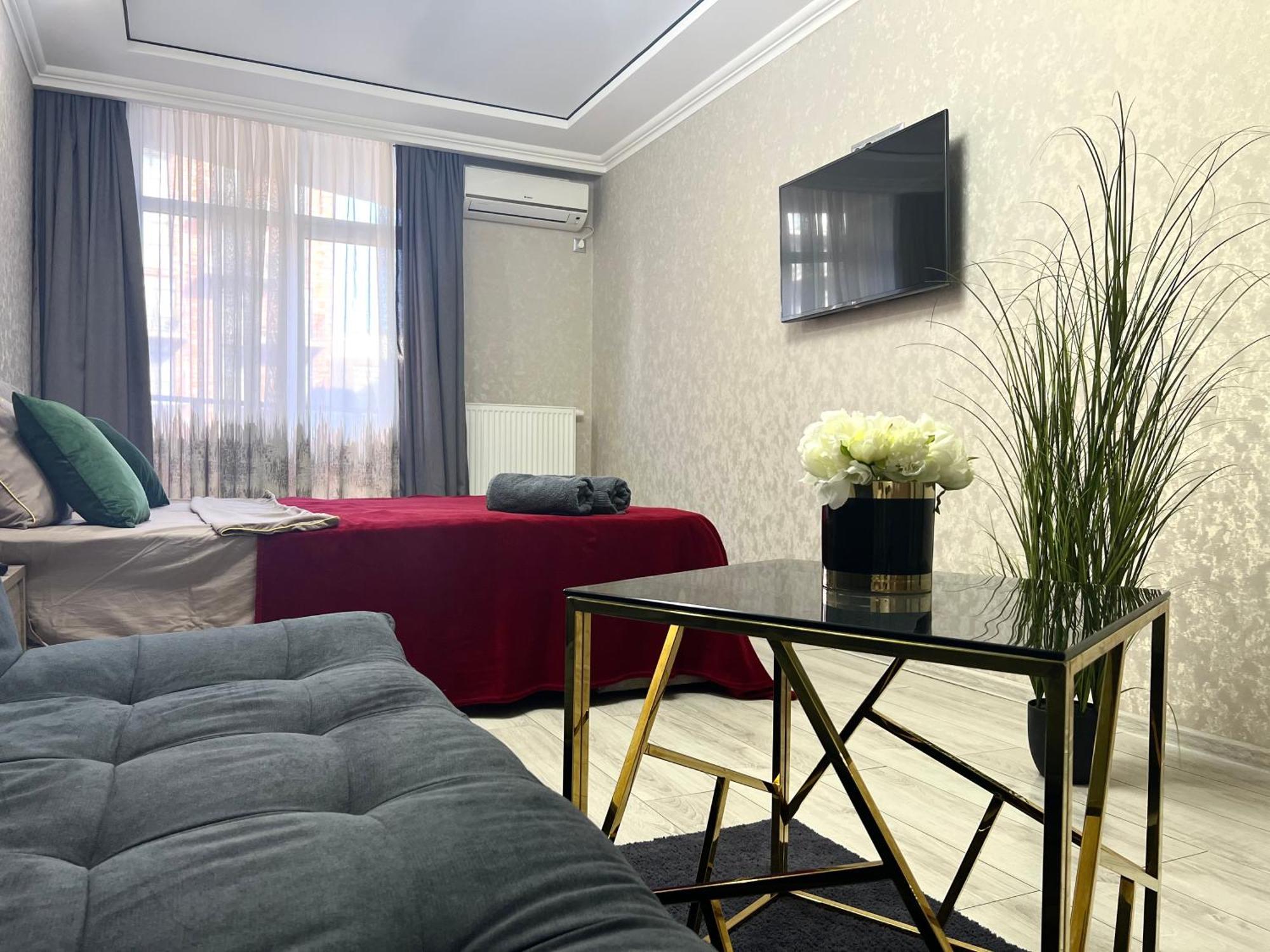 Apartments Vip Avalon Λβιβ Εξωτερικό φωτογραφία